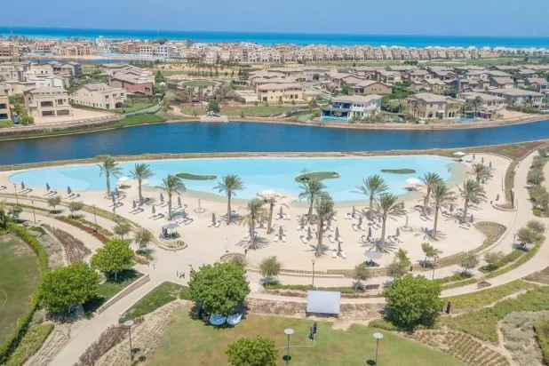 ضوابط دخول القرى السياحية الفاخرة أثارت جدلاً واسعاً في مصر (فيسبوك)
