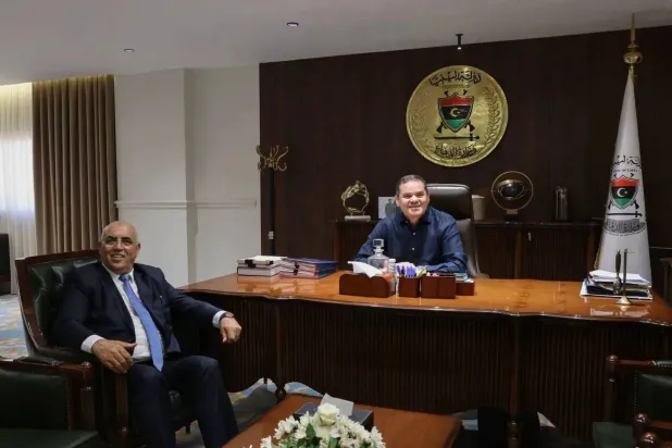 الدبيبة مستقبلاً رئيس جهاز الاستخبارات في غرب ليبيا داخل مقر وزارة الدفاع أول يوليو (حكومة الوحدة)