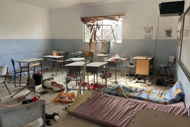 صورة تظهِر حجم الدمار في إحدى مدارس لبنان (الهيئة الوطنية لحقوق الإنسان)