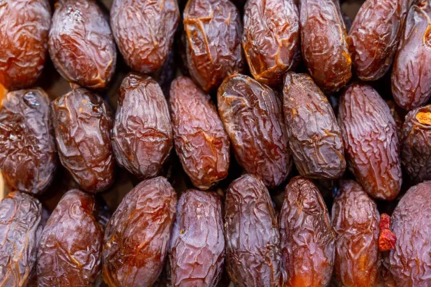ما أفضل الأوقات لتناول التمر وفقاً لخبراء التغذية؟ (بكسلز)