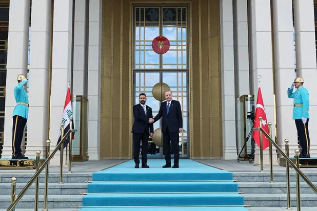 الرئيس التركي رجب طيب إردوغان خلال استقباله رئيس الوزراء العراقي علي الزيدي بالقصر الرئاسي في أنقرة (الرئاسة التركية)