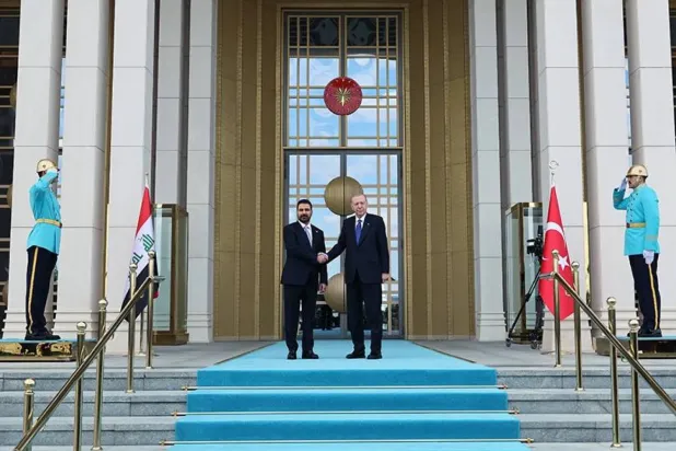 Turkish President Recep Tayyip Erdogan welcomes Iraqi Prime Minister Ali al-Zaidi at the presidential complex in Ankara. (Turkish Presidency)