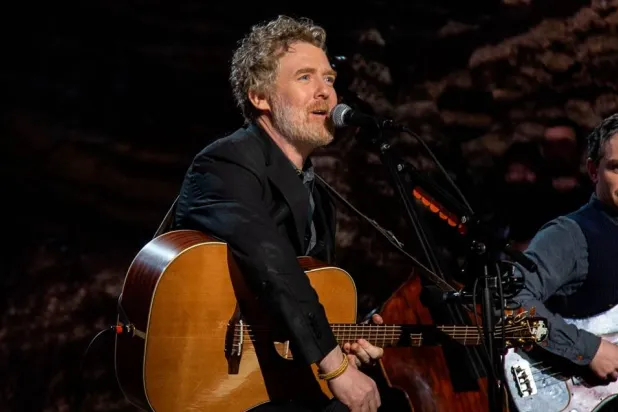Grammy-winning Irish singer/songwriter Glen Hansard performs at The Caverns in Pelham, Tenn., on March 29, 2019. (AP) 