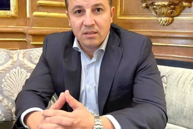 رجل الأعمال الجزائري المسجون في إسبانيا أيوب عيسيو (ناشطون في مجال محاربة الفساد)