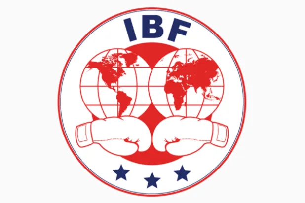الاتحاد الدولي للملاكمة يرفع كل القيود المفروضة على الرياضيين الروس (شعار الاتحاد)