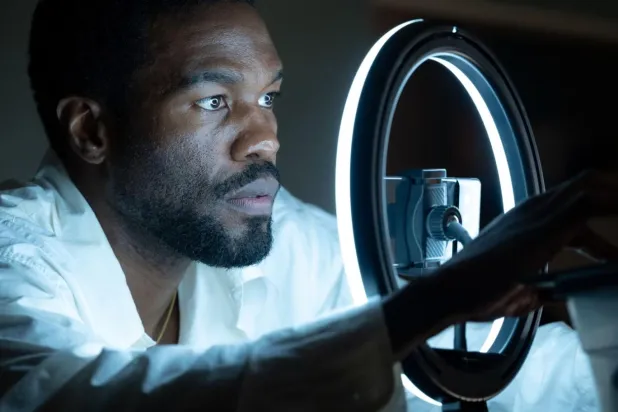 Son dönemin en çok konuşulan Marvel Television yapımlarından Wonder Man'de, 2021 yapımı Şeker Adam'ın Laneti'yle (Candyman) tanınan 40 yaşındaki Emmy ödüllü Yahya Abdul-Mateen II başrolde (Disney+)