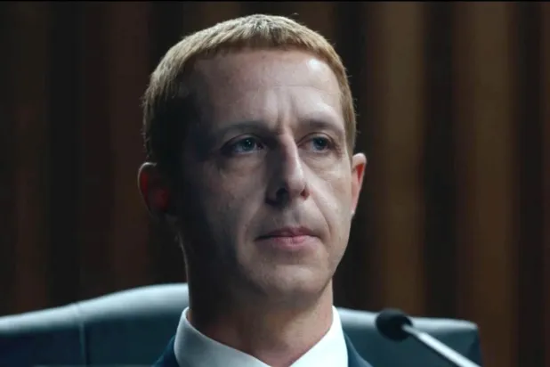 Sosyal Hesaplaşma'nın başrolü Jeremy Strong, Meta CEO'su Mark Zuckerberg'ü canlandırıyor (YouTube/Sony/Columbia)