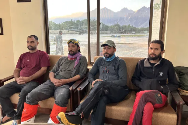 Pakistani Rescuers Recover 3 Bodies of 10 Climbers Missing on Broad Peak after Avalanche