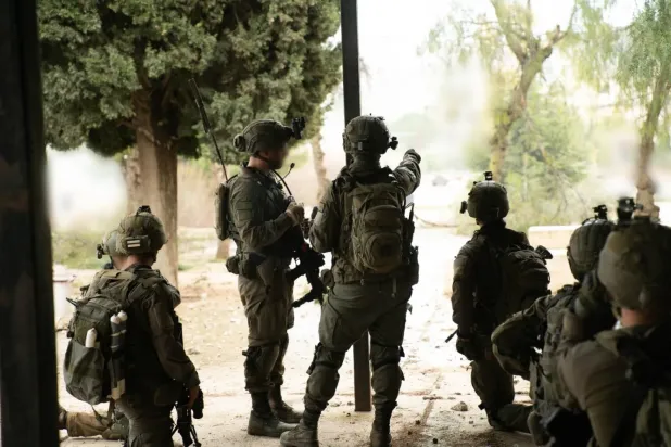 Lübnan'ın güneyinde İsrail Ordusu Givati Tugayı'na mensup askerler (İsrail Ordusu)