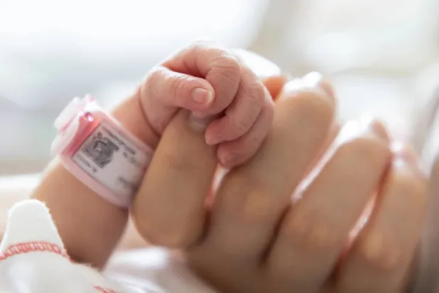 حديثو الولادة يُولَدون بمخزون منخفض جداً من فيتامين «ك» (جامعة كارولينسكا)