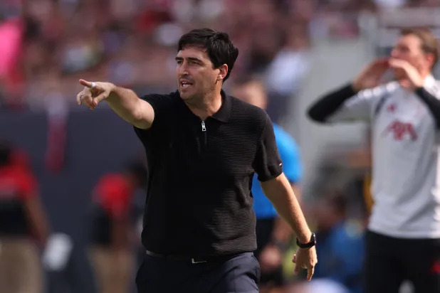 Head coach Andoni Iraola of Liverpool FC reacts during the second half of a preseason friendly against Leeds United at Soldier Field on August 2, 2026 in Chicago, Illinois. (Getty Images/AFP)