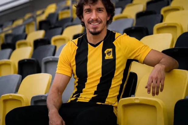 الظهير الأيسر فارس عابدي (نادي الاتحاد)