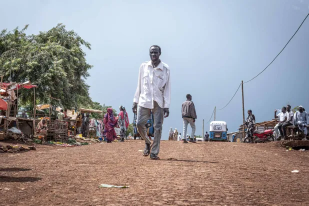 لاجئ سوداني في مخيم أورا للاجئين في منطقة أسوسا بمنطقة بني شنقول - جوموز في إثيوبيا (أ.ف.ب)