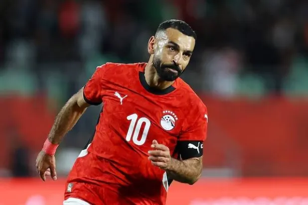 محمد صلاح قائد منتخب مصر (رويترز)