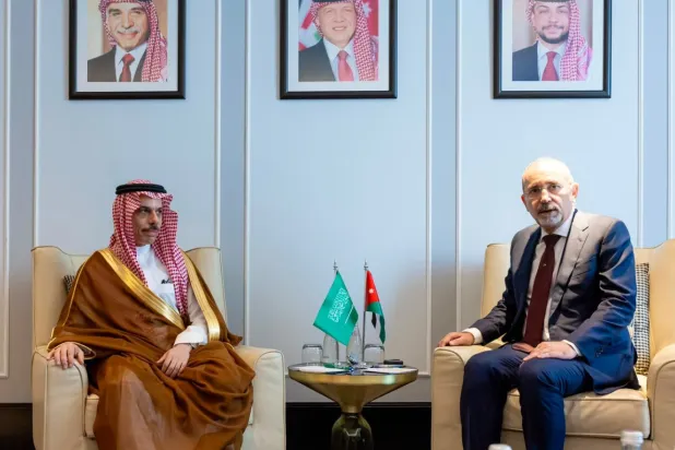  الأمير فيصل بن فرحان وزير الخارجية السعودي ونائب رئيس الوزراء وزير الخارجية وشؤون المغتربين الأردني أيمن الصفدي (واس)
