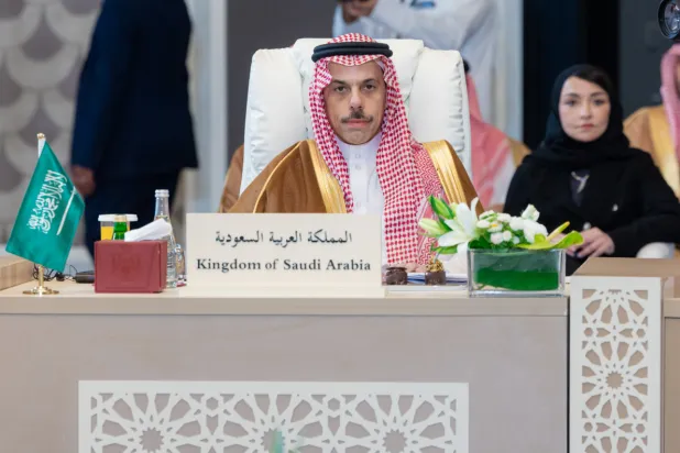 الأمير فيصل بن فرحان وزير الخارجية السعودي في كلمة له خلال مشاركته في الاجتماع الوزاري لدعم القدس وأماكنها المقدسة في الأردن (الخارجية السعودية)