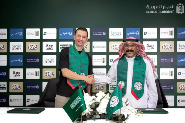 مراسم التوقيع مع لاعب الوسط الكوسوفي بيرسانت سيلينا (نادي الاتفاق)