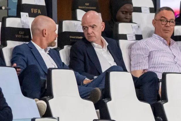 بعد تجديد الدعم... إنفانتينو وغرافستروم يتابعان مباراة بكأس أمم أفريقيا للسيدات (أ.ب)