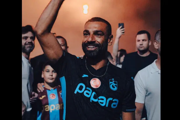 استقبال حافل لمحمد صلاح في تركيا (فيسبوك)