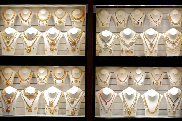 Gold necklaces are on display inside a jewellery showroom on the occasion of Akshaya Tritiya, a major gold buying festival, in Mumbai, India April 18, 2018. (Reuters)