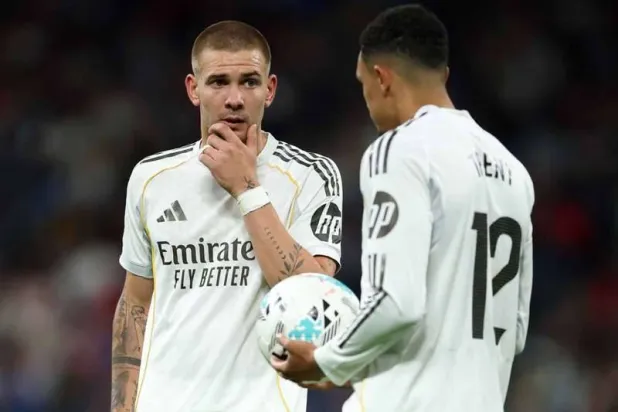 الأرجنتيني فرانكو ماستانتونو من ريال مدريد للفيولا (رويترز)