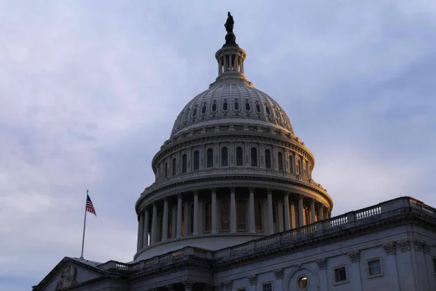 US Senate Passes Short-Term Funding Bill to Avert Shutdown