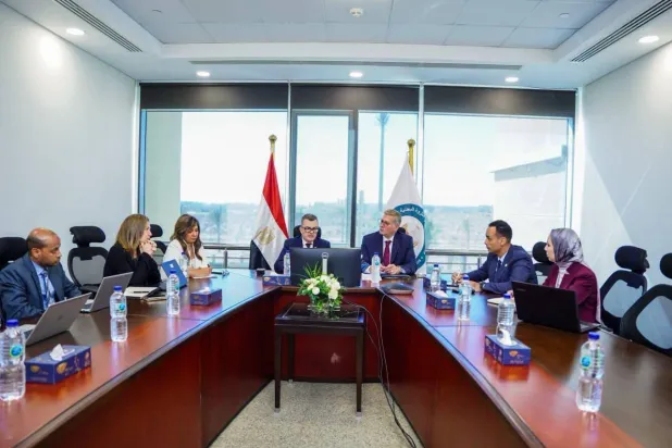 وزيرا البترول والتخطيط في أثناء مناقشة استراتيجية قطاع البترول المصري يوم السبت (صفحة وزارة البترول على فيسبوك)