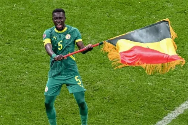 لاعب الوسط السنغالي إدريسا غانا غاي إلى الدرعية رسمياً (أ.ف.ب)