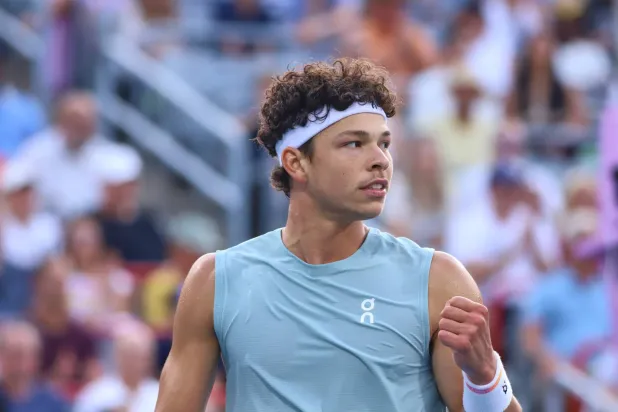 09 August 2026, Canada, Montreal: US tennis player Ben Shelton celebrates after a point during the Men's round of 16 match against Brazilian tennis player Joao Fonseca  on day 9 of the ATP Masters 1000 National Bank Open at IGA Stadium. Photo: Horacio Zamora/eyepix via ZUMA Press Wire/dpa