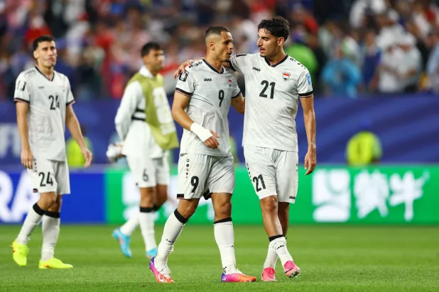منتخب العراق خلال مواجهة فرنسا في بطولة كأس العالم الأخيرة (رويترز)