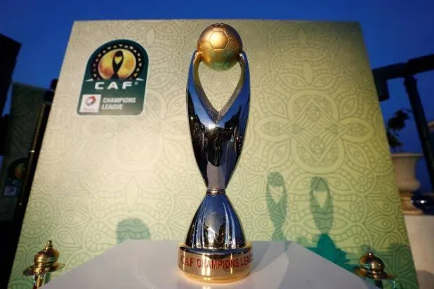 أعلن «كاف» الاثنين أن «كأس السوبر» بين بطلي القارة للأندية سيقام بجنوب أفريقيا في نوفمبر (رويترز)