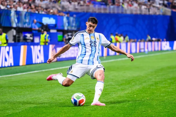 ناهويل مولينا مدافع أتلتيكو مدريد يقترب من روما (د.ب.أ)