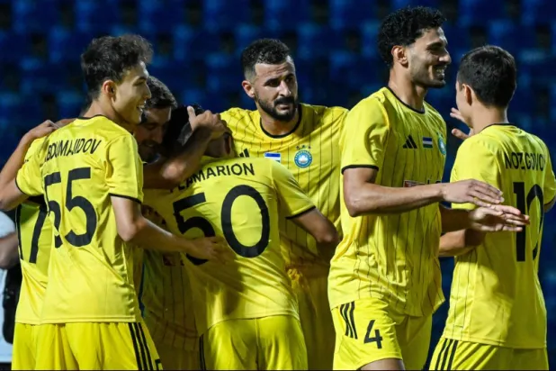 فرحة لاعبي باختاكور الأوزبكي بالفوز على الحسين الأردني (الاتحاد الآسيوي)
