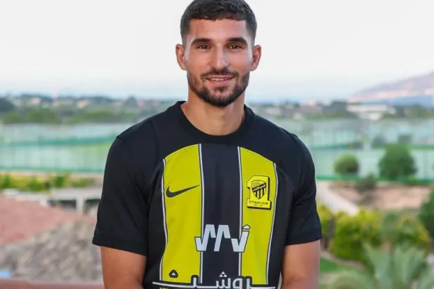 الجزائري حسام عوار لاعب الاتحاد (نادي الاتحاد)