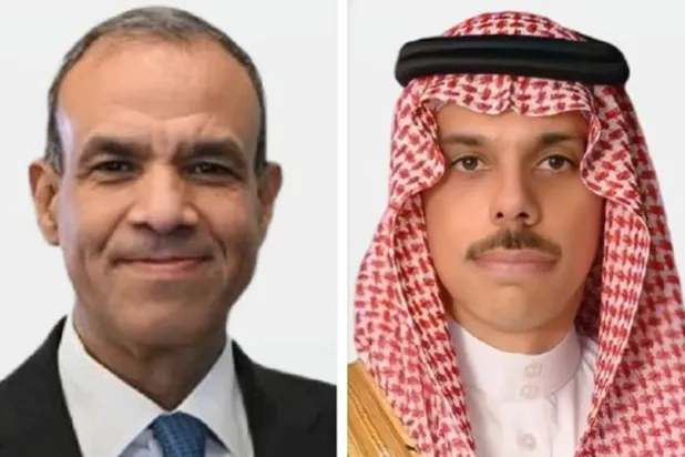 الأمير فيصل بن فرحان وزير الخارجية السعودي ونظيره المصري الدكتور بدر عبد العاطي (الشرق الأوسط)