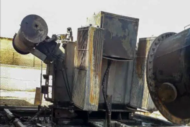 آثار حريق محطة كهرباء في جنوب مدينة الزاوية الليبية الأربعاء (الشركة العامة للكهرباء)