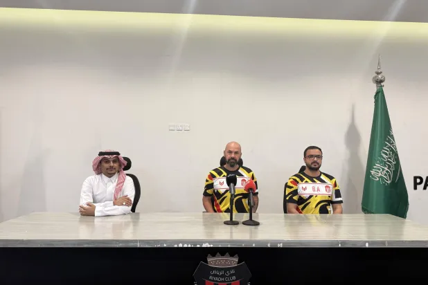 البرازيلي ماوريسيو دولاك خلال المؤتمر الصحافي (الشرق الأوسط)