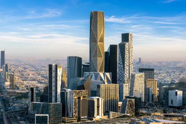 برج صندوق الاستثمارات العامة في مركز الملك عبد الله المالي بالعاصمة السعودية الرياض (الشرق الأوسط)