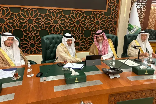 تقوم البرامج على مناهج متخصصة وشاملة في الإدارة الهندسة والتخطيط والصيانة لأحدث منظومات النقل الصديقة للبيئة
