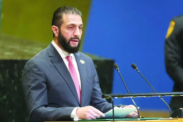 الرئيس السوري أحمد الشرع خلال كلمة أمام الجمعية العامة للأمم المتحدة بنيويورك في سبتمبر (أ.ف.ب)