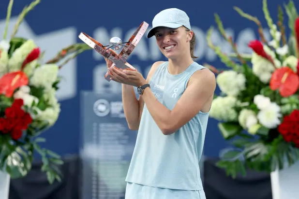 Swiatek Defeats Rybakina to Claim Canadian Open Title