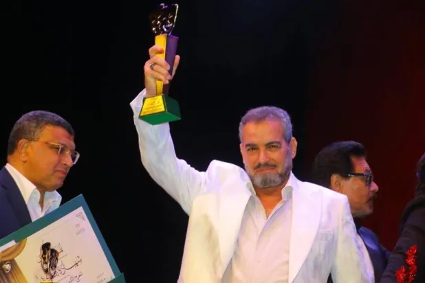 تكريم الفنان أحمد عبد العزيز في «مهرجان المسرح المصري» (الشرق الأوسط)