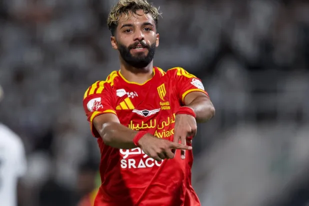 أبو الشامات محتفلا بهدفه في الشباب (تصوير: نايف العتيبي)