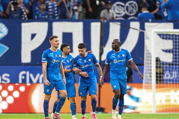 جماهير الهلال ترى أن البداية مقلقة رغم الفوز العريض على الفيصلي (تصوير: سعد العنزي)