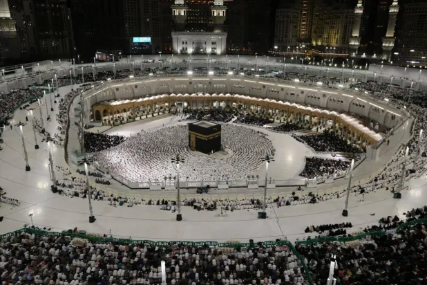 تعزيز التكامل والتنسيق مع الجهات ذات العلاقة بما يمكّن الحجاج من أداء مناسكهم بيسر وطمأنينة (واس)
