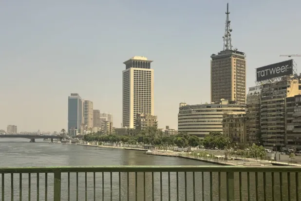 أبراج وفنادق ومقرات شركات على نيل القاهرة (تصوير: عبد الفتاح فرج)