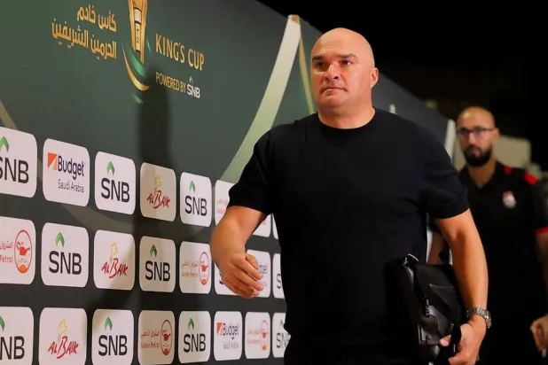 المغربي رضا حكم مدرب فريق الرائد (نادي الرائد)