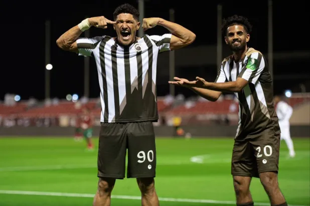 الجبلين يحتفل بعد تسجيله هدف إقصاء الاتفاق من كأس الملك (نادي الجبلين)