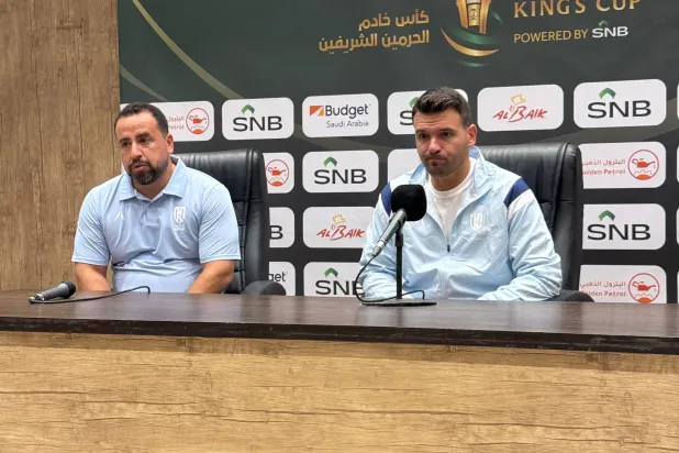 مدرب الأخدود خلال المؤتمر الصحافي (الشرق الأوسط)