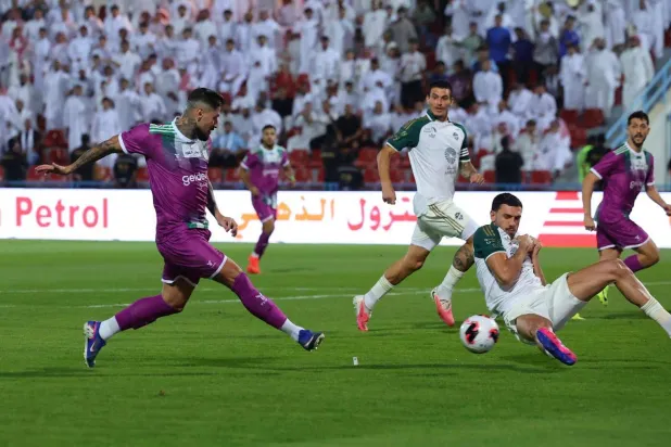 جانب من مباراة الأنوار والأهلي (الشرق الأوسط)